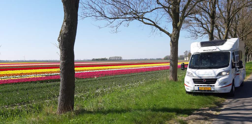 Deze afbeelding heeft een leeg alt-attribuut; de bestandsnaam is bollenroute-camper-noord-holland-003-1.jpg