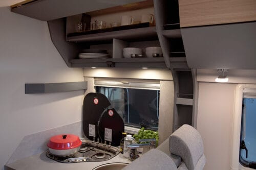 koken in een camper / camperkeuken camperhuren.nl